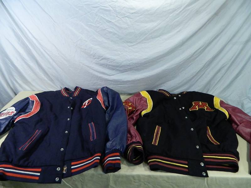 lot 59 image: 2 New Large Reversible Jackets