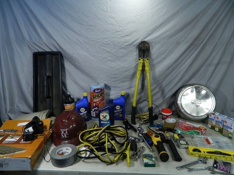 lot 71 image: Tools and Shop Supplies