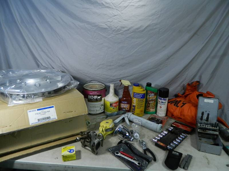 lot 74 image: Tools and Shop Supplies