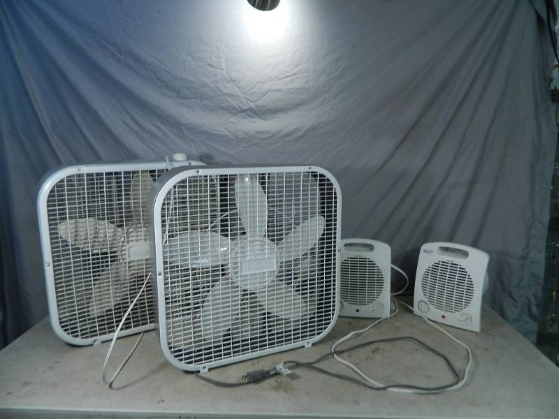 lot 84 image: 2 Box Fans and 2 Comfort Zone Space Heaters