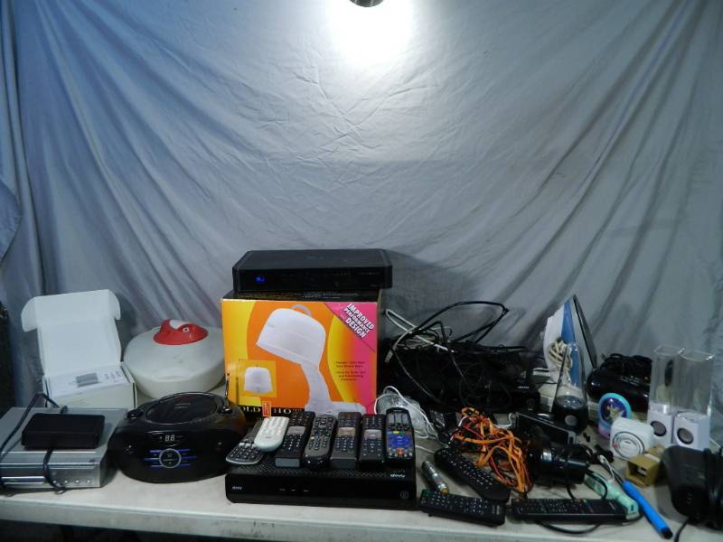 lot 96 image: Assorted Electronics