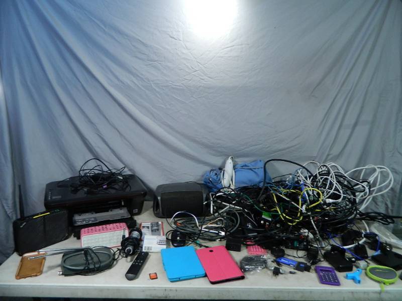lot 97 image: Assorted Electronics
