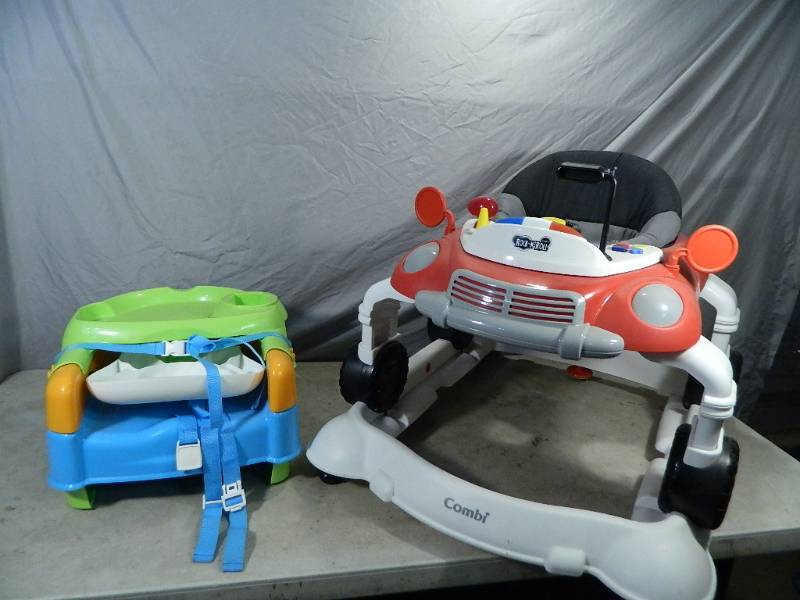 lot 105 image: Booster Seat and Buggy
