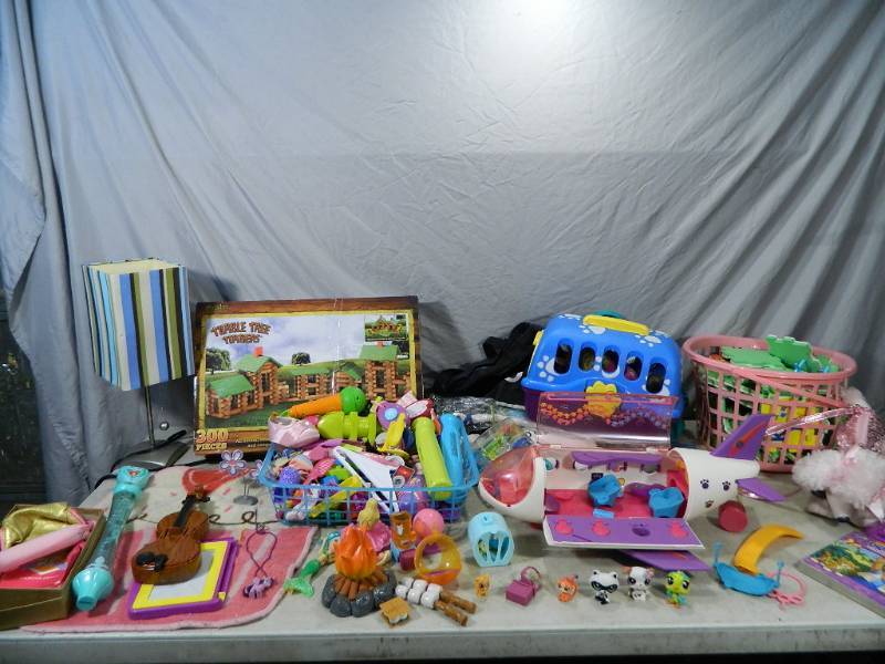 lot 127 image: Toys and More