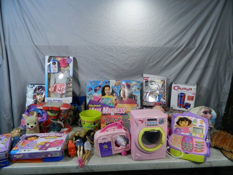 lot 129 image: Games and Toys
