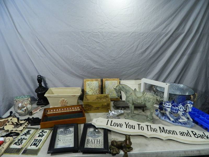 lot 131 image: Home Decor, Horse, More
