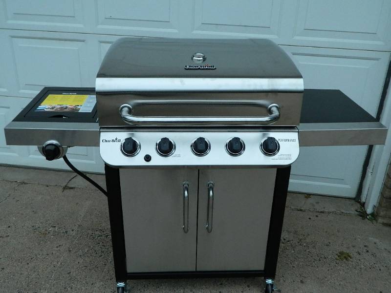 lot 1 image: New 5 Burner Stainless Steel Grill