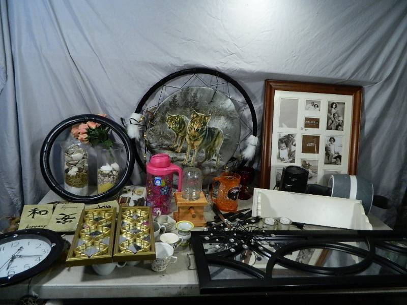 lot 140 image: Home Decor and More