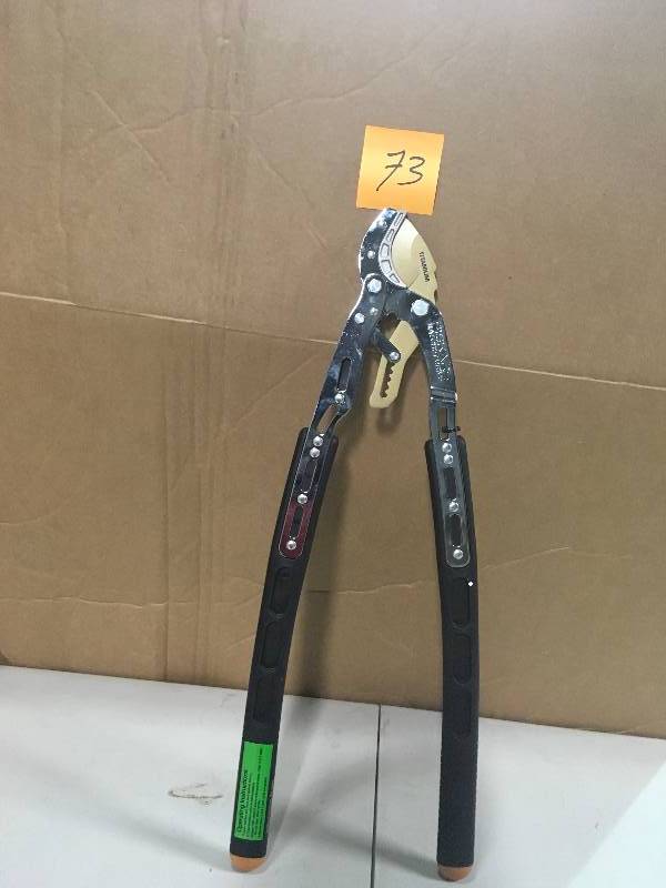 lot 73 image: Fiskars 24 in. Titanium Anvil Ratchet Lopper used in working condition