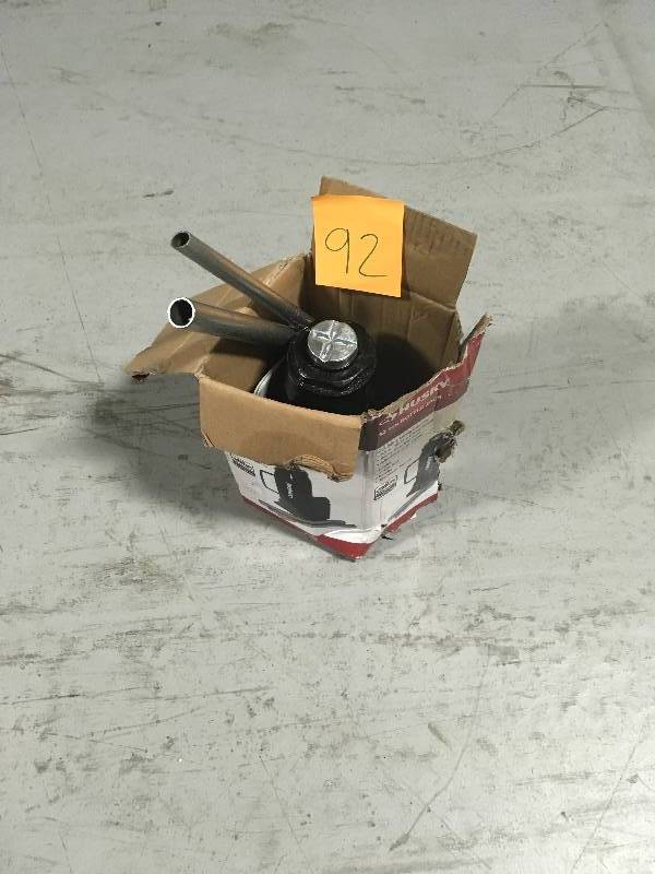 lot 92 image: Husky 12 Ton Bottle Neck jack used in working condition