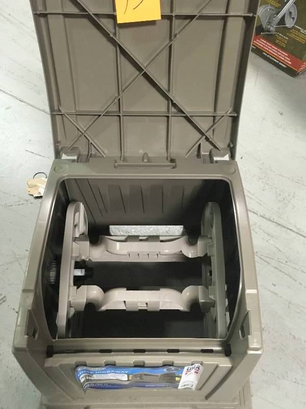lot 130 image: Suncast PHR165M Hideaway Hose Reel, 165, Light Taupe missing lever