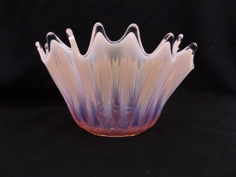 lot 45 image: Vintage Fenton Cranberry Pink Opalescent Bowl