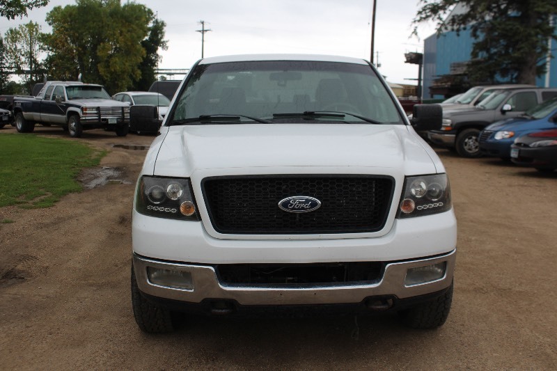 lot 2846 image: 2004 Ford F150 XLT 4x4