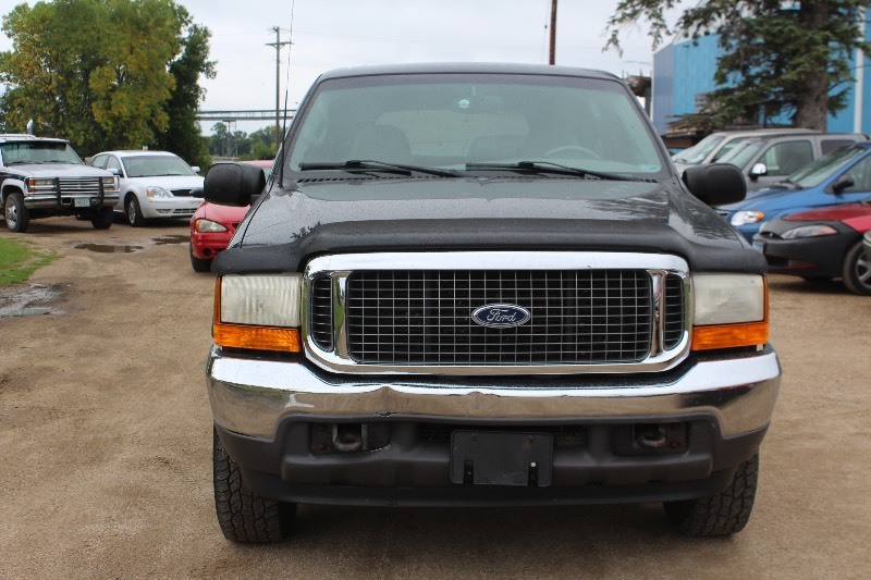 lot 2845 image: 2000 Ford Excursion XLT 4x4 6.8l V10 - 153,826 Miles -