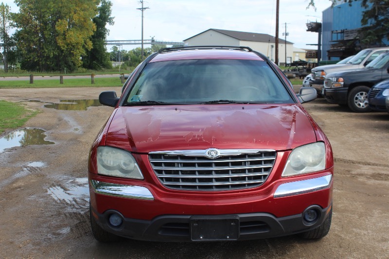 lot 2844 image: 2005 Chrysler Pacifica Touring AWD - 2 Owner -