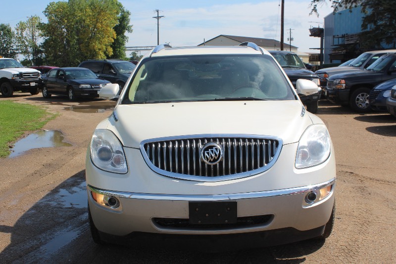 lot 2853 image: 2010 Buick Enclave CXL AWD - One Owner -