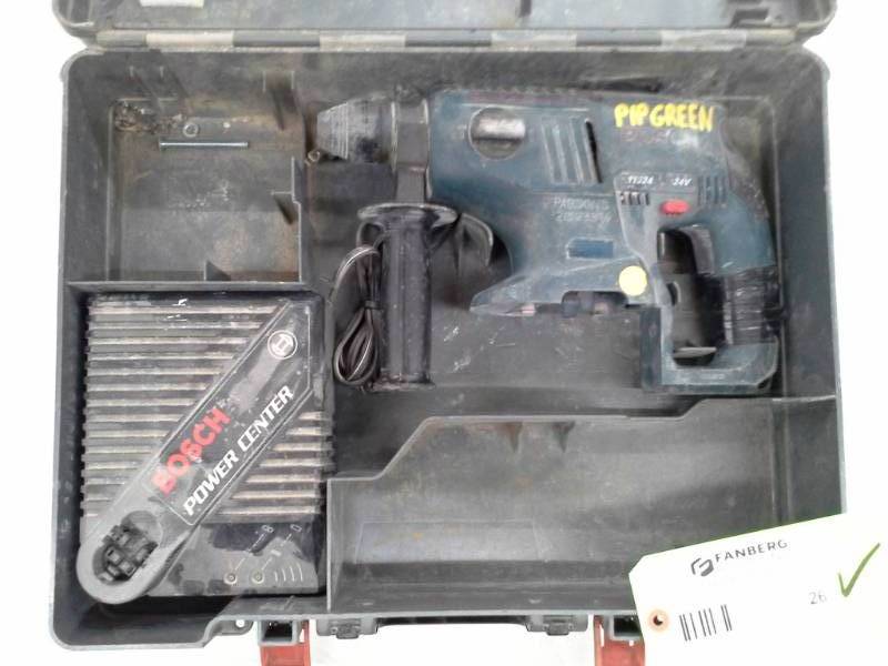 lot 26 image: Bosch 11524 24v Cordless 34in Rotary Hammer Drill