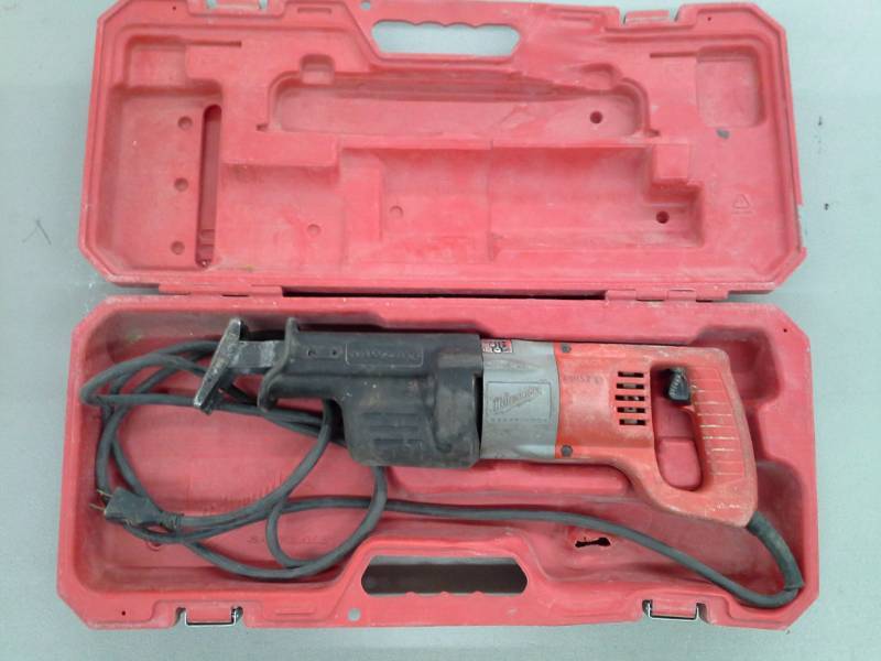 lot 47 image: Milwaukee Heavy Duty Sawzall