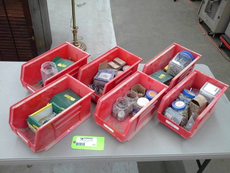 lot 102 image: Set of 6 Plastic Bins with Contents