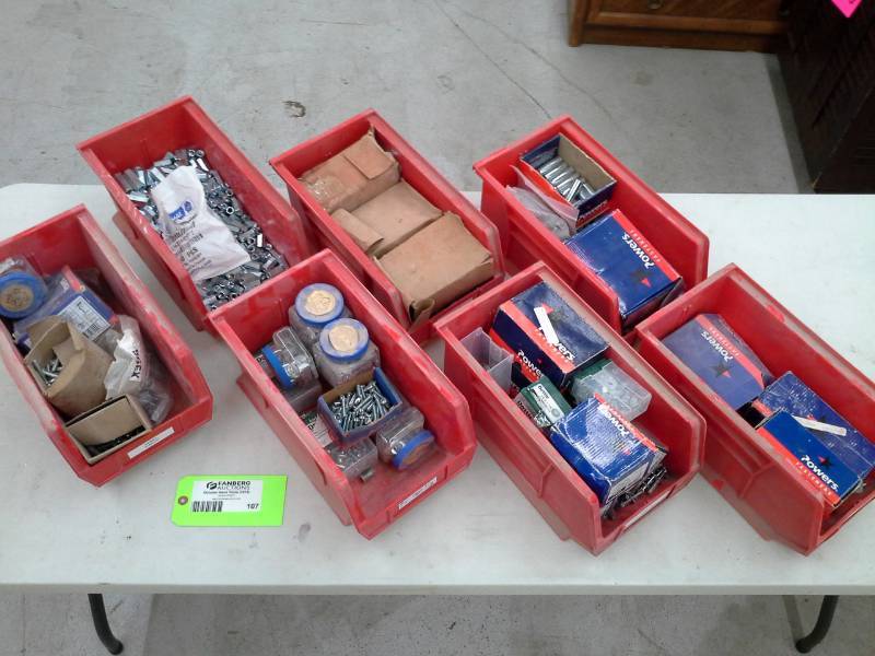 lot 107 image: Set of 7 Plastic Bins with Contents