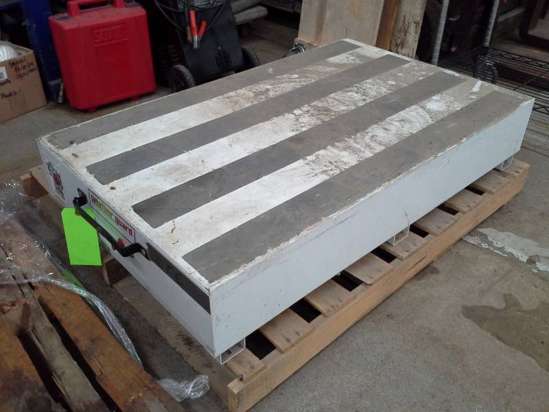 lot 116 image: Weather Guard 304-3 Pack Rat Drawer