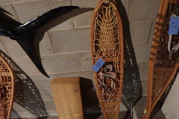 lot 18 image: Tubbs Snowshoes