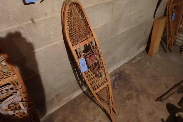 lot 20 image: Faber Snowshoes