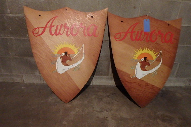 lot 22 image: Aurora Canoe Signs