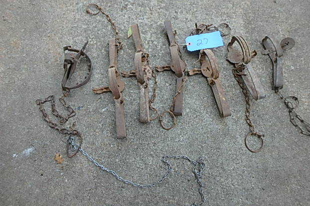 lot 27 image: Traps