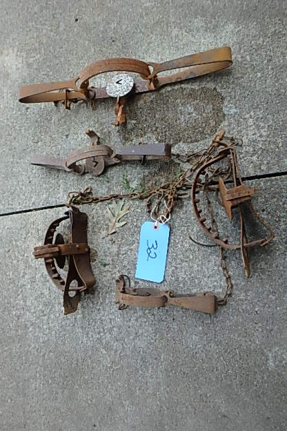 lot 32 image: Traps