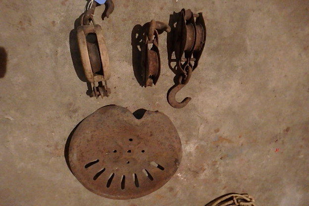 lot 36 image: Vintage Pulleys, Seat