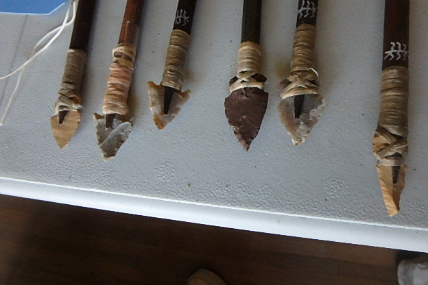 lot 114 image: Real Hand Made Arrows