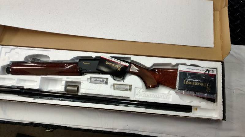 lot 8 image: Browning Shotgun
