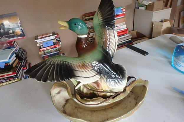 lot 135 image: Vintage Duck Lamp