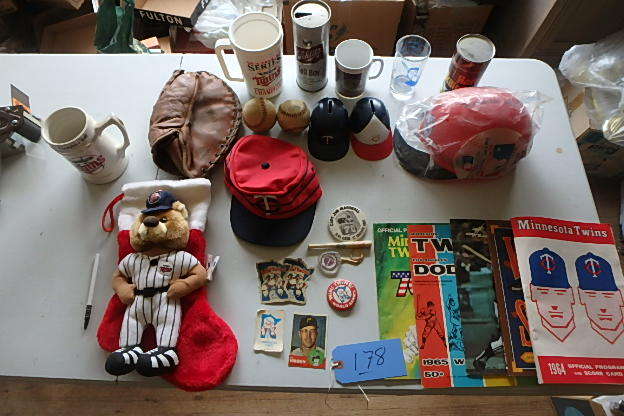 lot 178 image: Lot of Twins Memorbilia