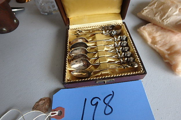 lot 198 image: Vintage Tea Spoons