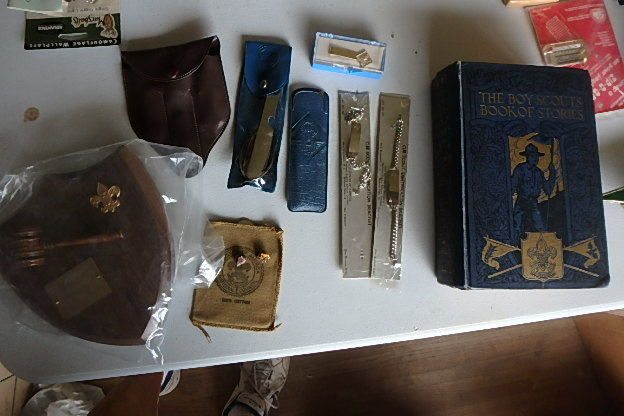lot 199 image: Boy Scout Stuff