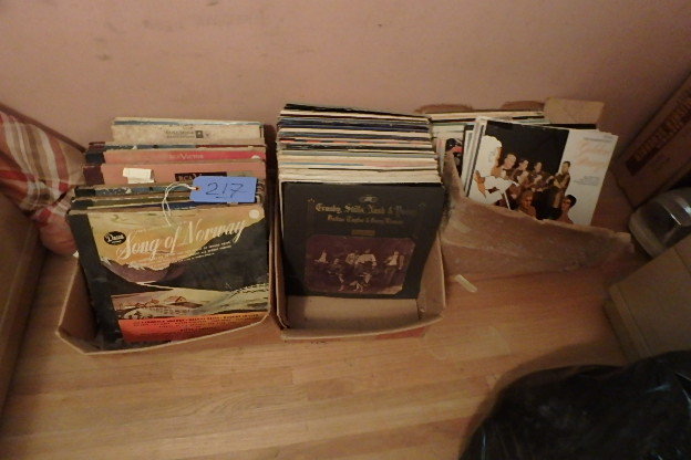 lot 217 image: Lps