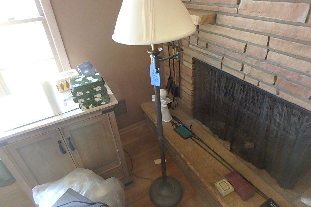lot 218 image: Lamp
