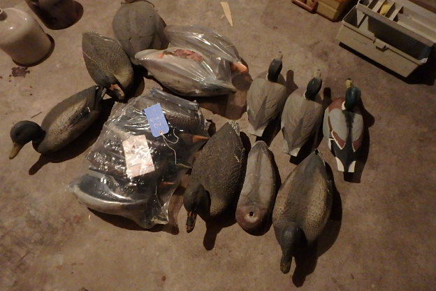 lot 223 image: Decoys
