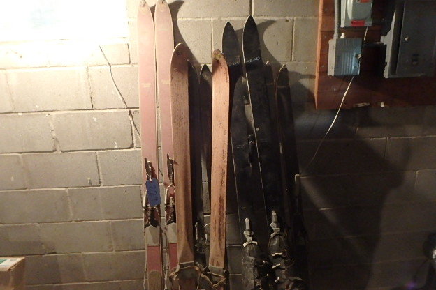 lot 229 image: Skis
