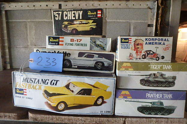 lot 233 image: Vintage Car, Plane and Tank Models