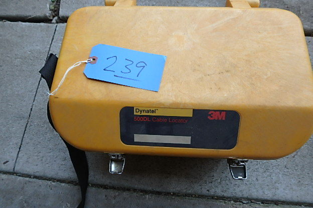 lot 239 image: Dynatel 500DL Cable Locator
