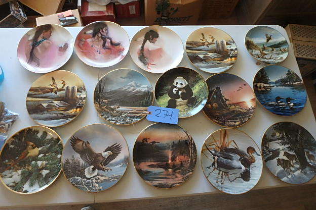 lot 274 image: Lot of Collector Plates