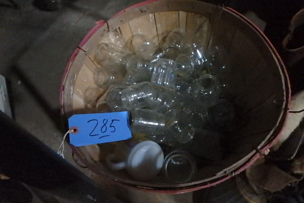 lot 285 image: Bushel of Small Jars