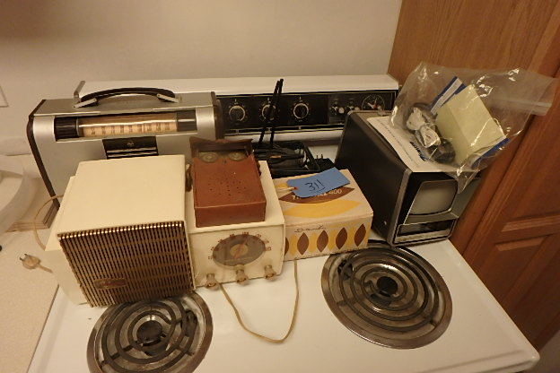 lot 311 image: Vintage Electronics