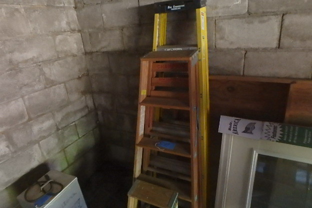 lot 329 image: (3) Ladders