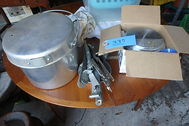 lot 337 image: Camping Dishes