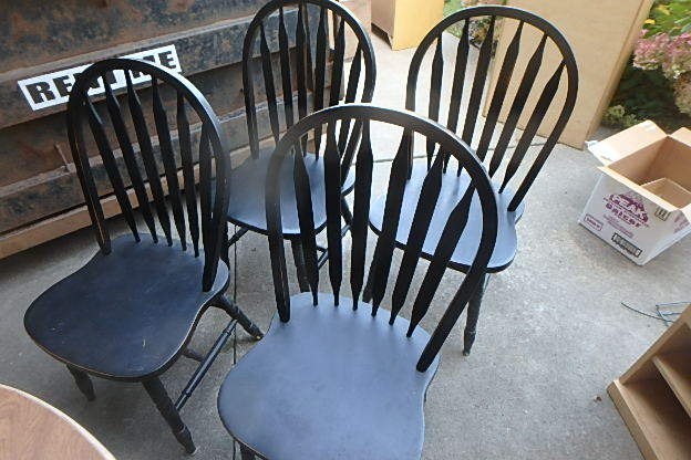lot 338 image: (4) Black Slatback Chairs