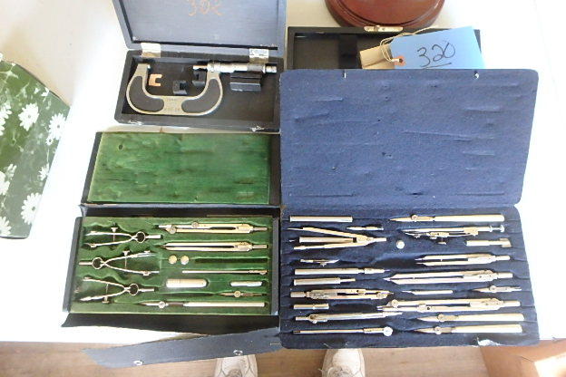 lot 320 image: Vintage Drafting Equipment